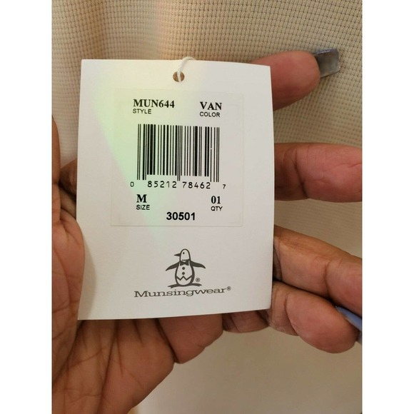 Munsingwear Women's Cream Rayon Buttons Front Long Sleeve Top Shirt Size Medium - Picture 8 of 11